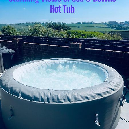 Spacious Studio Cabin With Sea/ Downs Views Sole Use Of Hottub In Seaford Exterior photo