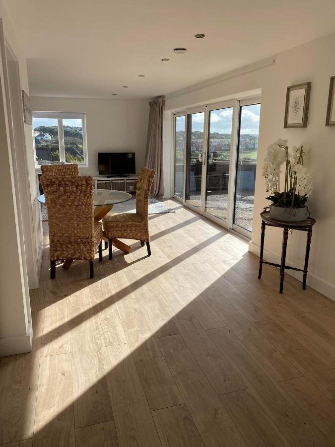 Spacious Studio Cabin With Sea/ Downs Views Sole Use Of Hottub In Seaford Exterior photo